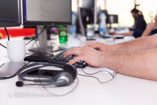 计算机软件开发器编码或程序员